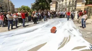 Όργιο εισαγωγών γάλακτος από την Ιταλία συμπιέζει τις τιμές