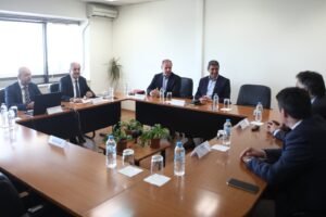 Read more about the article Μετά το Μπενάκειο, επίσκεψη Αυγενάκη και στον ΕΦΕΤ