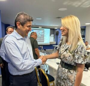 Read more about the article Τιμές προϊόντων και ακαρπία δενδρωδών έθεσε στον Αυγενάκη η Λίνα Τουπεκτσή