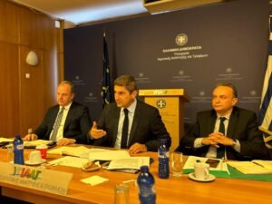 Read more about the article Αυγενάκης με εκπροσώπους διεπαγγελματικών οργανώσεων