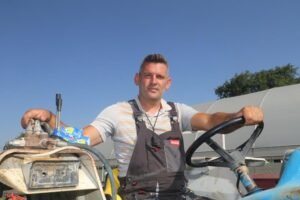 Read more about the article Βαγγέλης Κουτσόπουλος: Σαν αγροκτηνοτρόφος βγάζω περισσότερα απ’ όσα όταν ήμουν ποδοσφαιριστής