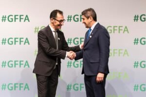 Read more about the article Αυστηρό μήνυμα Αυγενάκη: Δεν θα χαριστούμε σε κανέναν με τους ελέγχους στο γάλα
