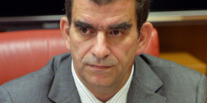 Read more about the article Καρέλιας: 15ος μισθός, μπλε και χρυσά μπόνους στους εργαζόμενους