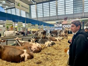 Read more about the article Στην 60η Έκθεση Γεωργίας στο Παρίσι ο Λ. Αυγενάκης