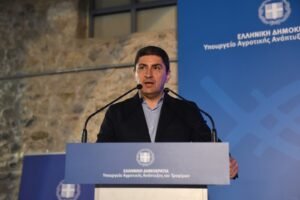 Read more about the article Αυγενάκης: Αλήθεια, δεν μπορεί ένας ολόκληρος ευρωπαϊκός μηχανισμός να υπερασπιστεί τους αγρότες μας;