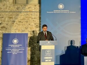 Read more about the article Αυγενάκης: Οι αγρότες της χώρας μας θα πρέπει να είναι ήσυχοι