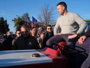 Read more about the article Με κουμπάρο τον Αχιλλέα Μπέο ο γάμος Κασσελάκη;