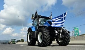 Read more about the article Η κυβέρνηση έδωσε 5,29 δις για πρόωρη αποπληρωμή των δανειστών και ψίχουλα στους αγρότες