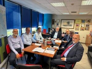 Read more about the article Συνάντηση στο ΥπΑΑΤ με Πειραιώς για την επιδότηση στα θερμοκήπια
