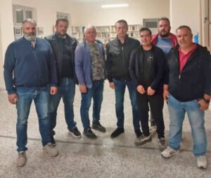 Read more about the article Mέτρα στήριξης ελαιοπαραγωγών ζητούν αγρότες από Φαλάνθη, Βασιλίτσι, Χρυσοκελλαριά