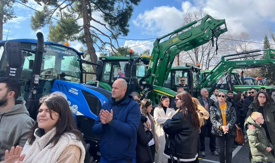 Με σύνθημα «Δεν έχω οξυγόνο» οι Κοζανίτες με 57 τρακτέρ στο δρόμο