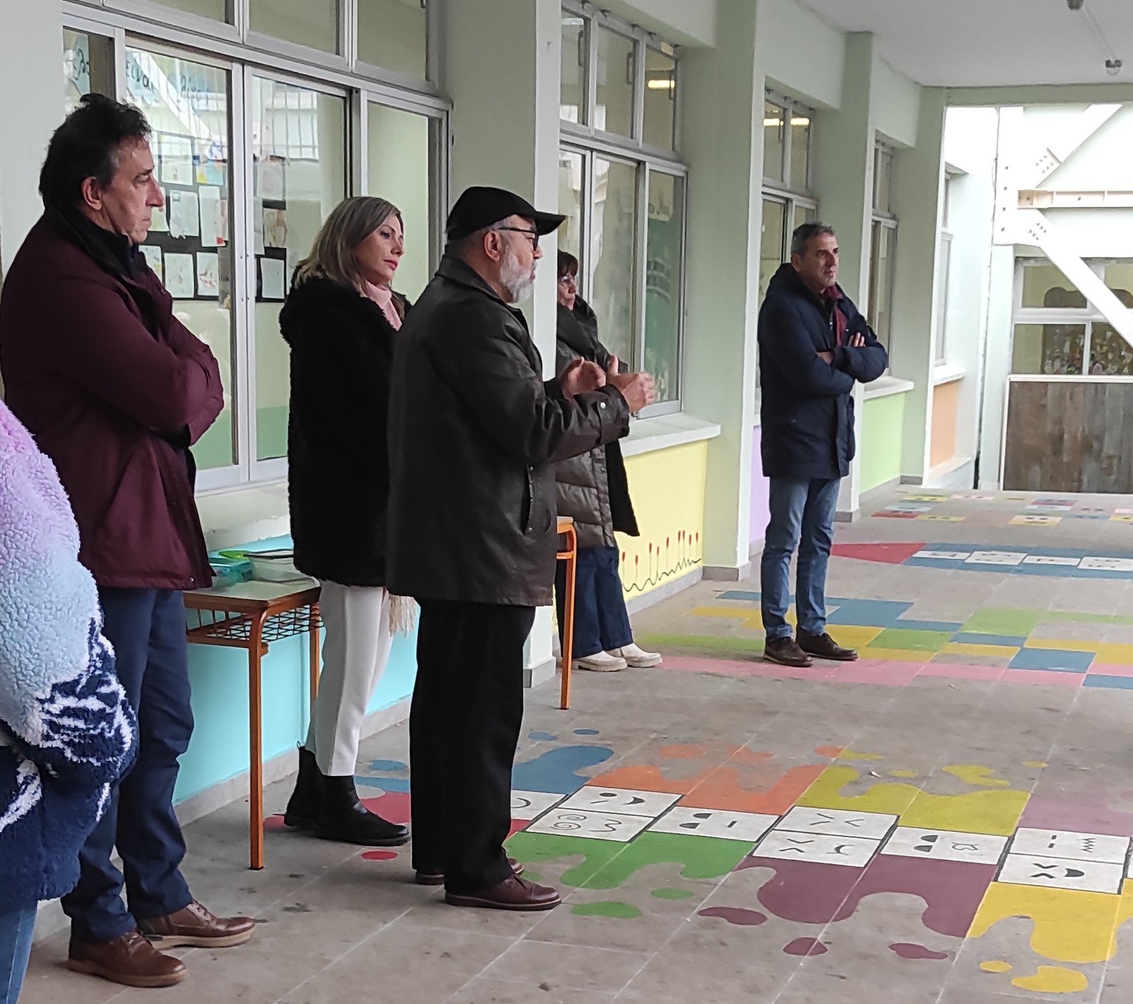 Το λάδι της αγάπης: Λιομάζεμα στο σχολείο για τα παιδιά της ΦΛΟΓΑΣ!
