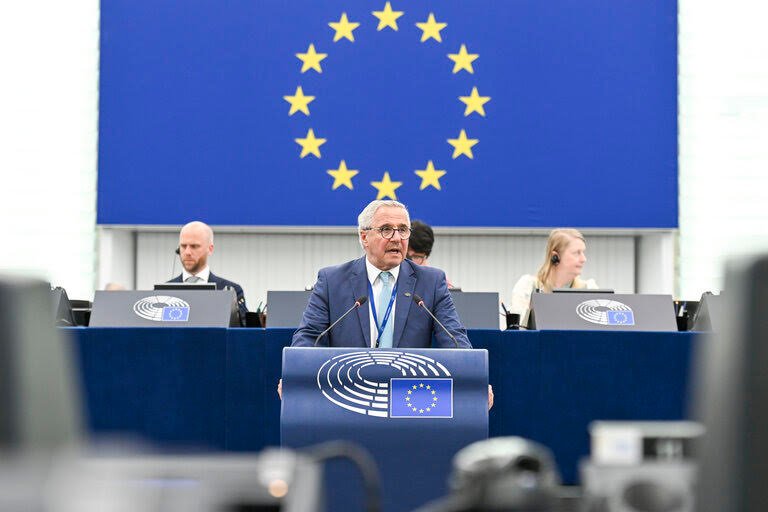 Read more about the article Έως 2 δις € ευρωπαϊκή χρηματοδότηση για Βιώσιμες και Έξυπνες Πόλεις