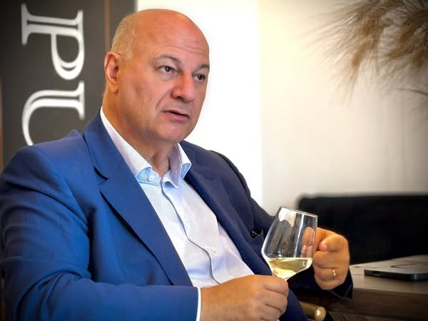 You are currently viewing Τσιάρας: Μοχλός ανάπτυξης για την περιφέρεια ο οινοτουρισμός