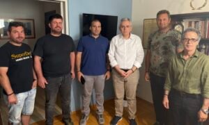 Read more about the article Αγρότες σε Χαρακόπουλο: Και… έγκυες να μασταν θα είχαμε γεννήσει μετά από τόσο καιρό στο περίμενε…