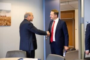 Read more about the article Στον Επίτροπο Γεωργίας ο Χατζηδάκης για ΟΠΕΚΕΠΕ