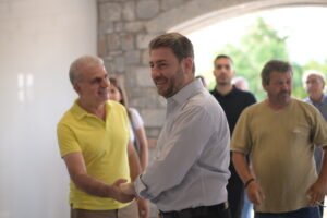 Read more about the article Ανδρουλάκης: Oικονομική και δημογραφική παρακμή της ελληνικής περιφέρειας