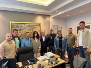 Read more about the article Συνάντηση ΣΥΦΩΕΛ-Κέλλα για τις περικοπές στα μικρά φωτοβολταϊκά