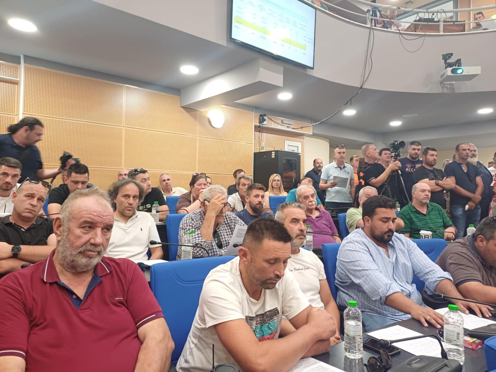 Read more about the article Πανελλαδικό συλλαλητήριο κτηνοτρόφων στο Μαξίμου και ραντεβού με Μητσοτάκη