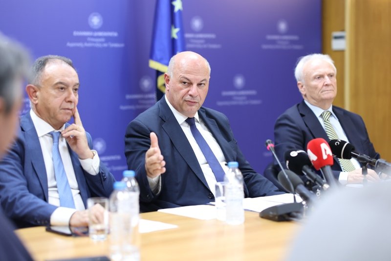 Read more about the article ΥπΑΑΤ: Ξεκινούν από σήμερα πληρωμές de minimis