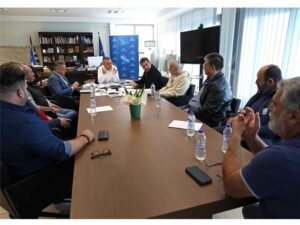 Read more about the article Επιστολή Κουρέτα για αναθεώρηση νομοθεσίας αδειοδότησης σταβλικών εγκαταστάσεων