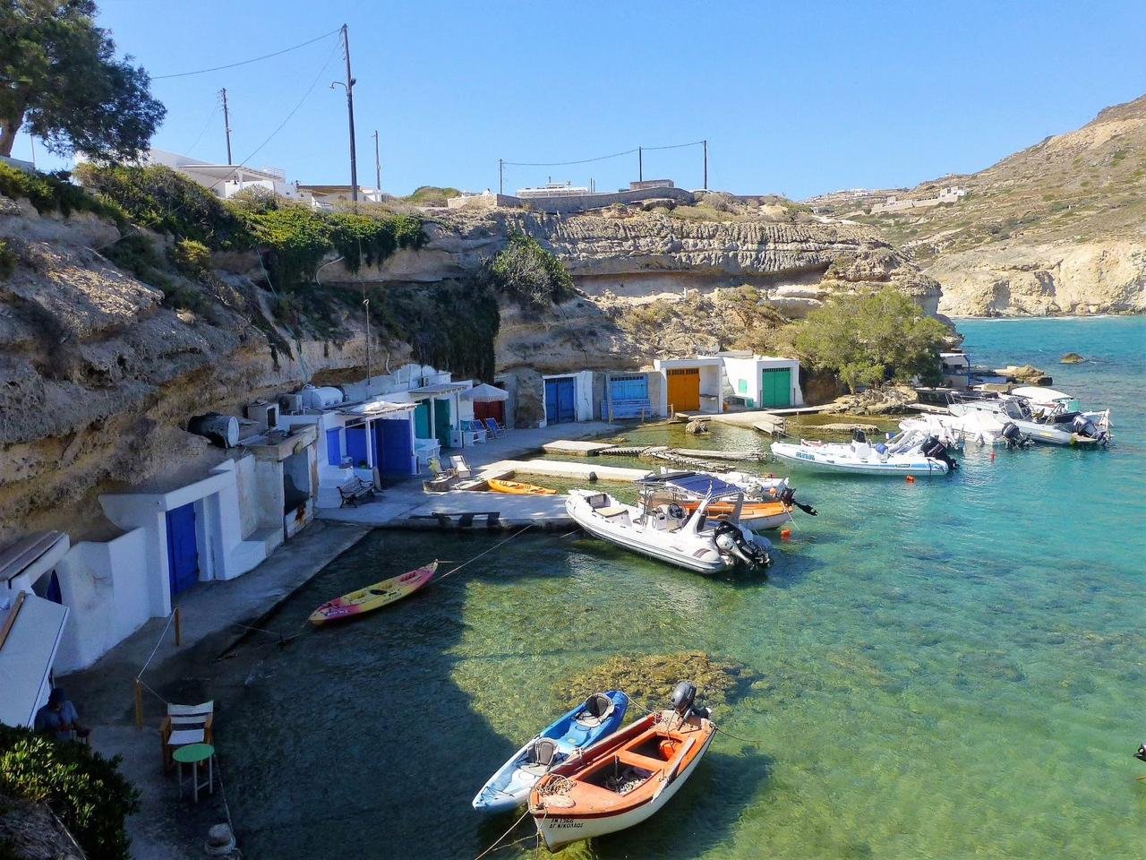 Read more about the article Στέφανος Γκίκας για τον χαρακτηρισμό των “Συρμάτων” της Μήλου ως Διατηρητέων