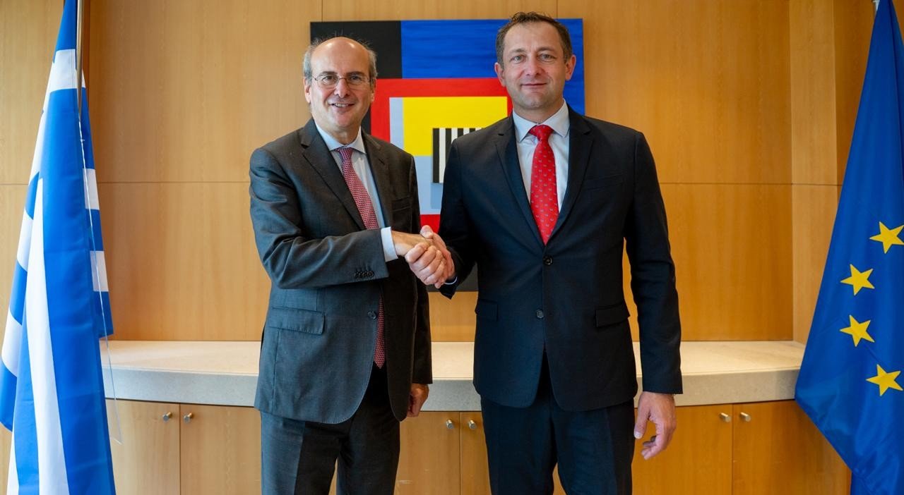 Read more about the article Χατζηδάκης-Χάνσεν: Kαλύτερος τρόπος αποφυγής δημοσιονομικών διορθώσεων, ο πλήρης σεβασμός του δικαίου ΕΕ