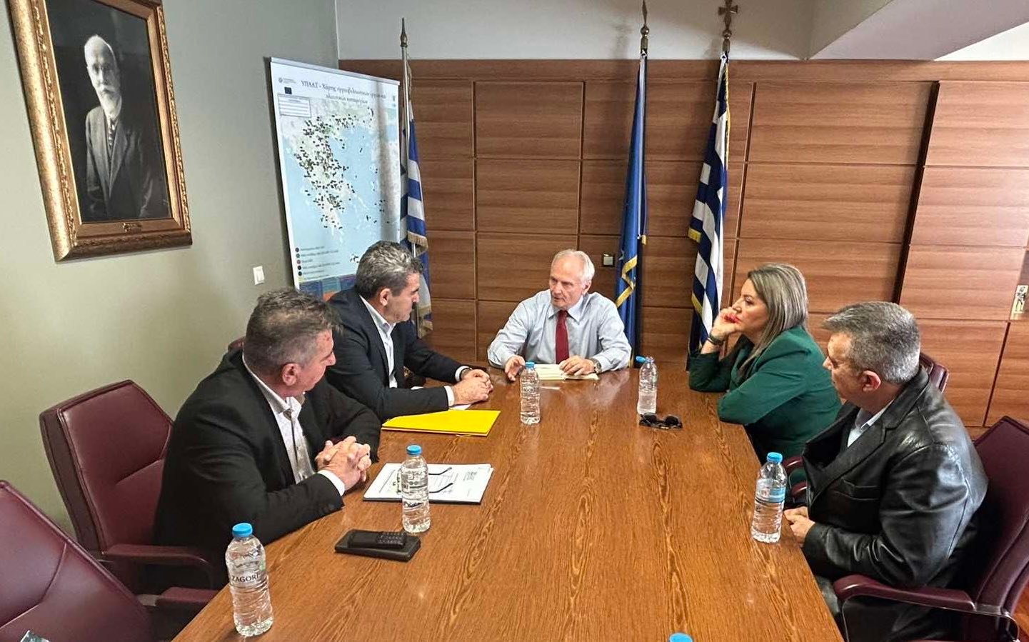 Read more about the article Στο ΥπΑΑΤ Σαββόπουλος, Χαρούμενος, Αντωνίου για τη ζημίες στις μηλοκαλλιέργιες της Καστοριάς