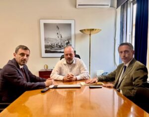 Read more about the article Μαντάς, Νικολακόπουλος σε ΥπΑΑΤ: Άμεση ανάγκη για αποζημιώσεις στον καταρροϊκό