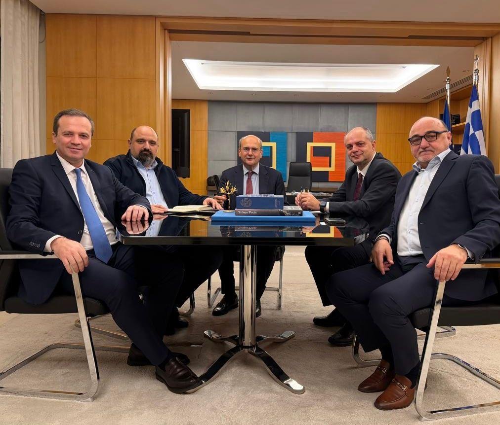 Read more about the article “Ουσιαστική στήριξη για κτηνοτρόφους και μέριμνα για τους παραγωγούς ζωοτροφών Θεσσαλίας”