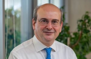 Read more about the article Χατζηδάκης στον ΣΚΑΪ: Δεν μπορούμε να μένουμε άλλο θεατές στα μπλόκα