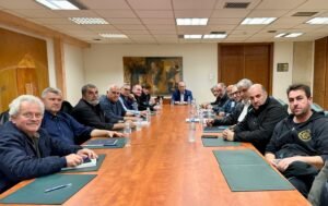 Read more about the article Συνάντηση του υπουργού Ανάπτυξης με τους εκπροσώπους των λαϊκών αγορών