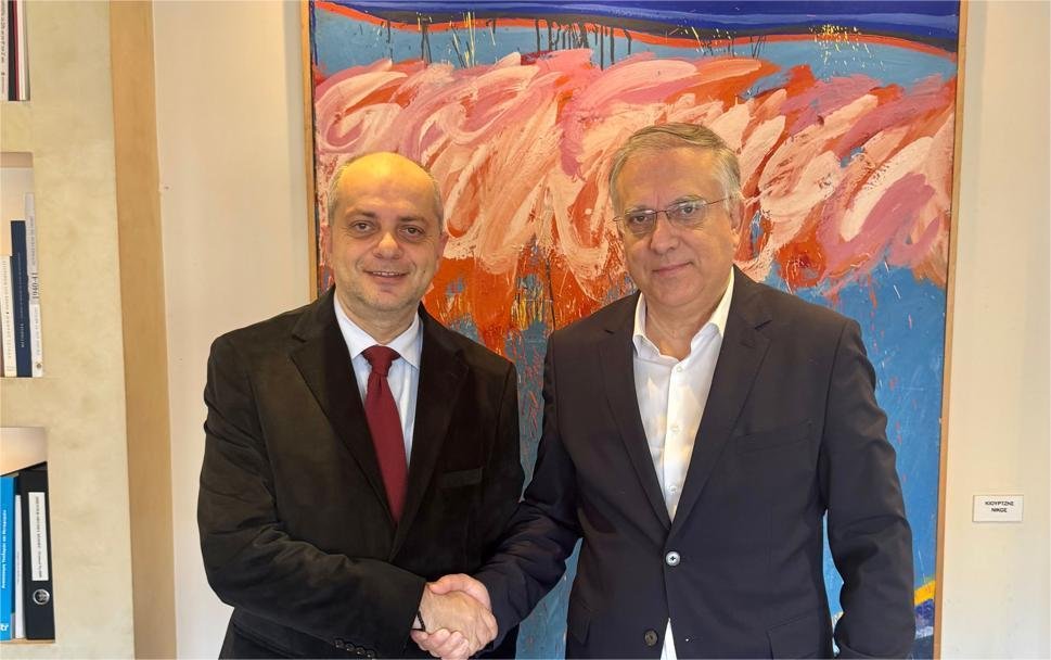 You are currently viewing Συνάντηση Καπετάνου-Θεοδωρικάκου, θετικές εξελίξεις για τις λαϊκές αγορές