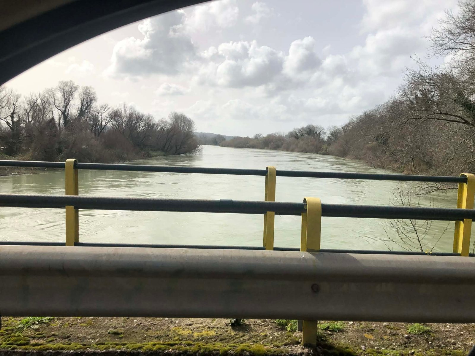 Read more about the article Νερά μέσα σε κτήματα με εσπεριδοειδή και ελιές