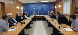 Read more about the article Λέσβος: Βρέθηκαν λύσεις στη συνάντηση στο ΥπΑΑΤ, ικανοποίηση στους παραγωγούς