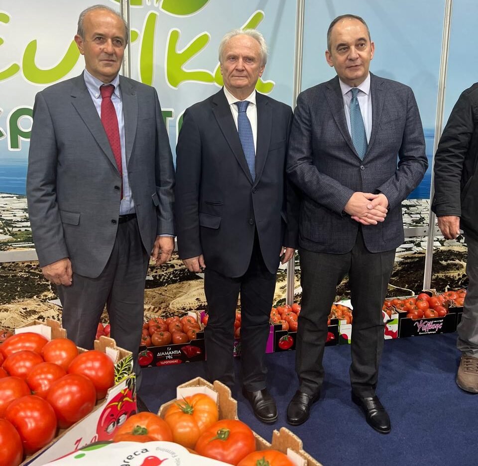 Read more about the article Ο Ανδριανός στα εγκαίνια της 1ης Έκθεσης Αγροτικών Προϊόντων Freshexpo Ιεράπετρας