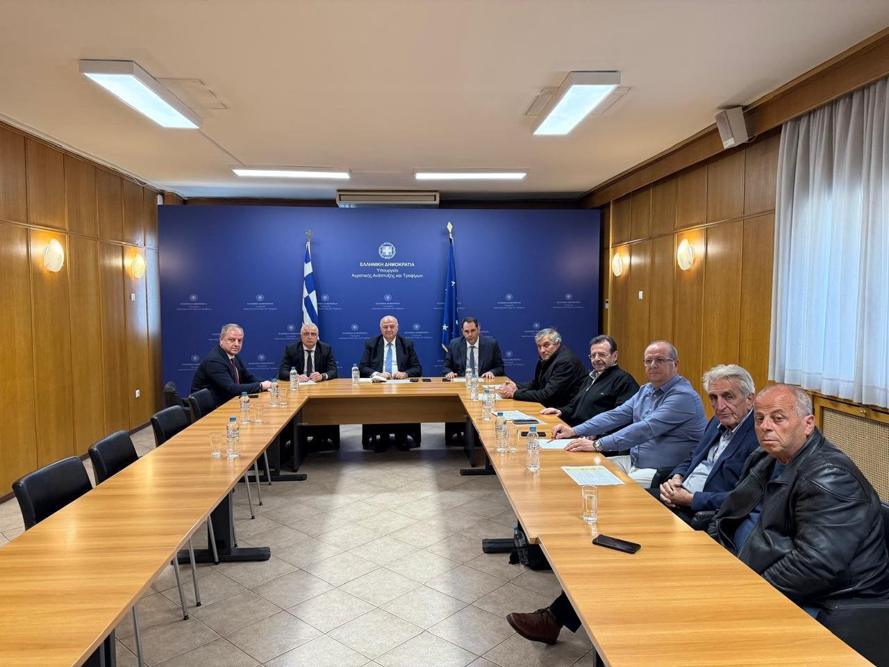 Read more about the article Επί τάπητος στο ΥπΑΑΤ η ανάγκη επιτάχυνσης των διαδικασιών για τη χορήγηση ad hoc αποζημιώσεων