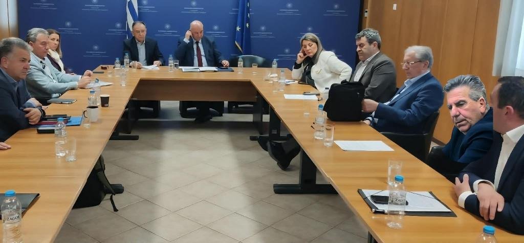 Read more about the article Επί τάπητος πληρωμές αποζημιώσεων στα φασόλια και στα μήλα