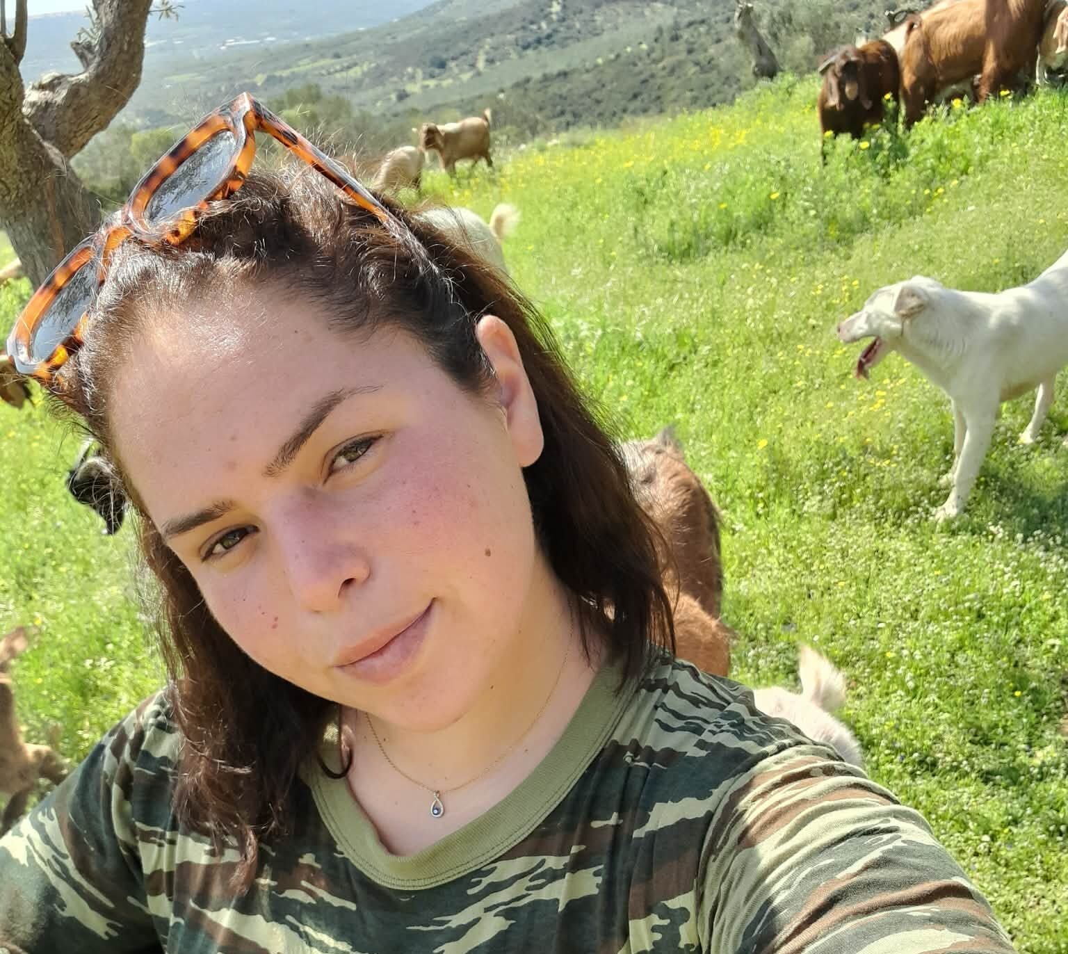 Read more about the article «Μια ζωή δεμένη με τη γη και τα ζώα»: Η 24χρονη που επέλεξε την αιγοπροβατοτροφία