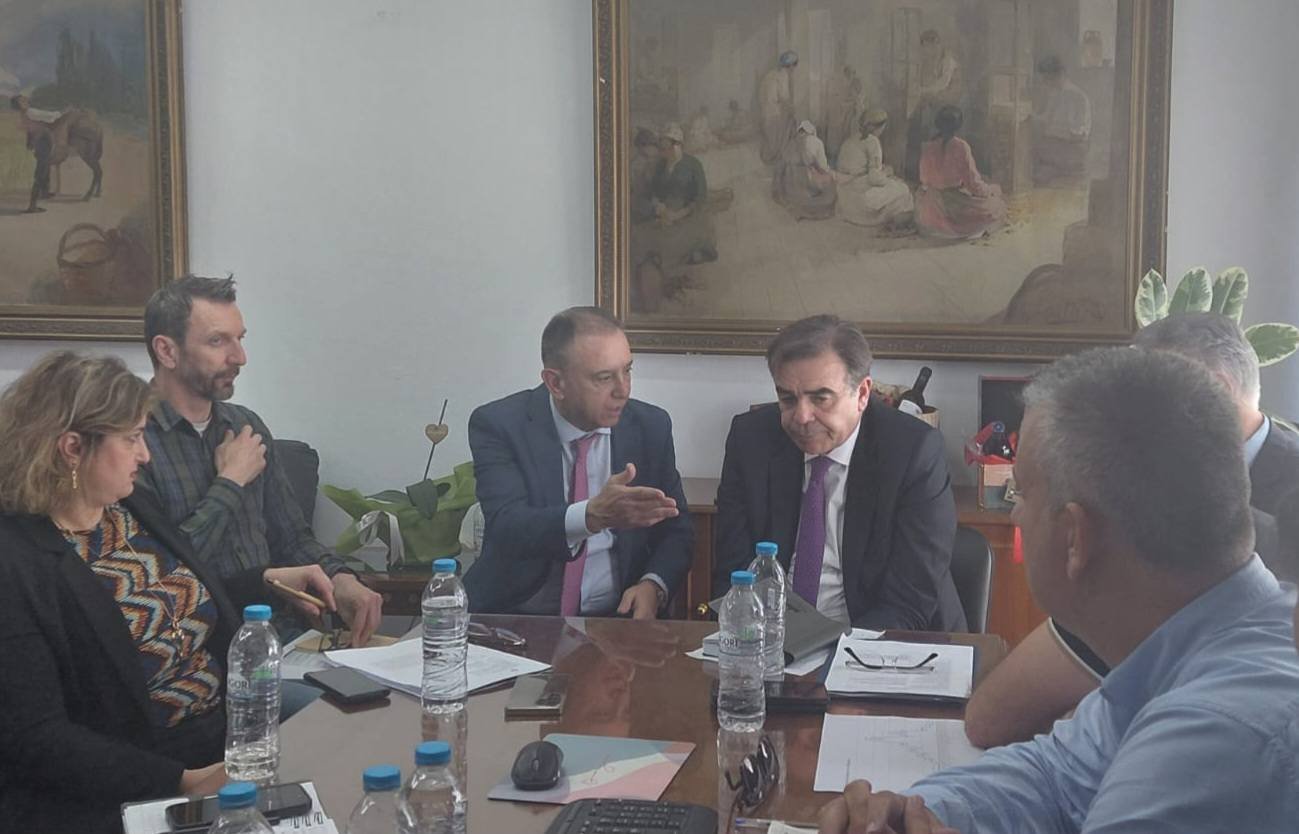 Read more about the article Κέλλας με κτηνοτρόφους στο ΥπΑΑΤ για ενισχύσεις ζωοτροφών, αποζημιώσεις, ανασύσταση κοπαδιών