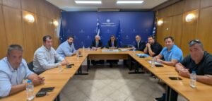Read more about the article Συνάντηση Θεσσαλών με Σχοινά, Ανδριανό: Απέσπασαν δεσμεύσεις για τριφύλλια, κτηνοτρόφους