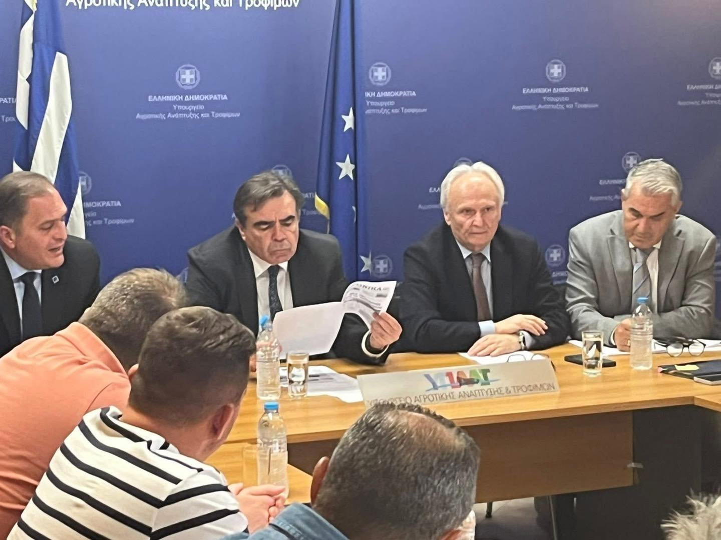 You are currently viewing Δεσμεύσεις για άμεση διόρθωση των συστημικών σφαλμάτων πήραν οι Δραμινοί αγρότες