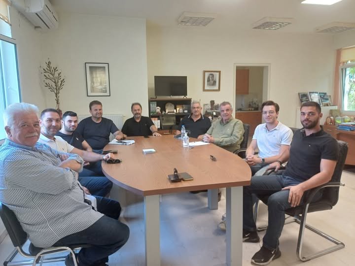 You are currently viewing Προσφορά ζωοτροφών στους πυρόπληκτους κτηνοτρόφους δήμου Αγίου Βασιλείου