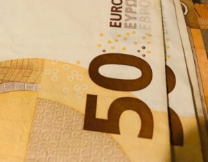 Read more about the article Με πληρωμές συνδεδεμένων, Μ23, ενιαίας, εξισωτικής θα κλείσει το έτος